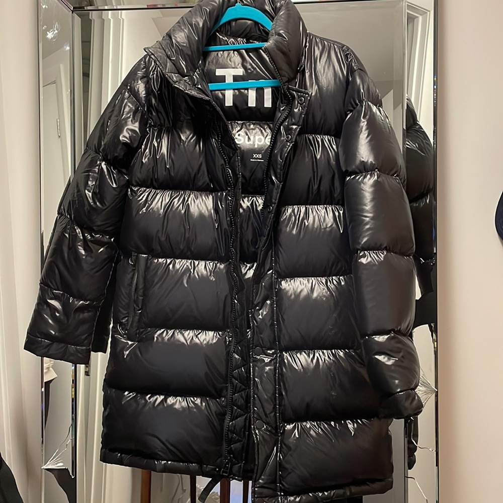 Aritzia Black Puffer Jacket